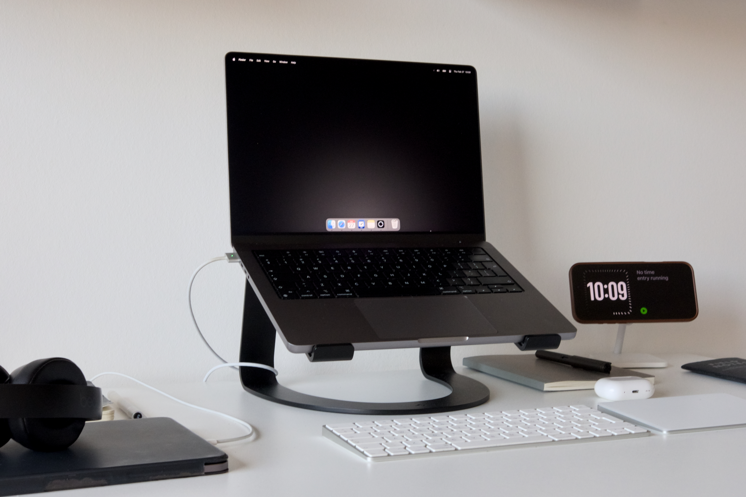 daniel marcinkowski desk setup